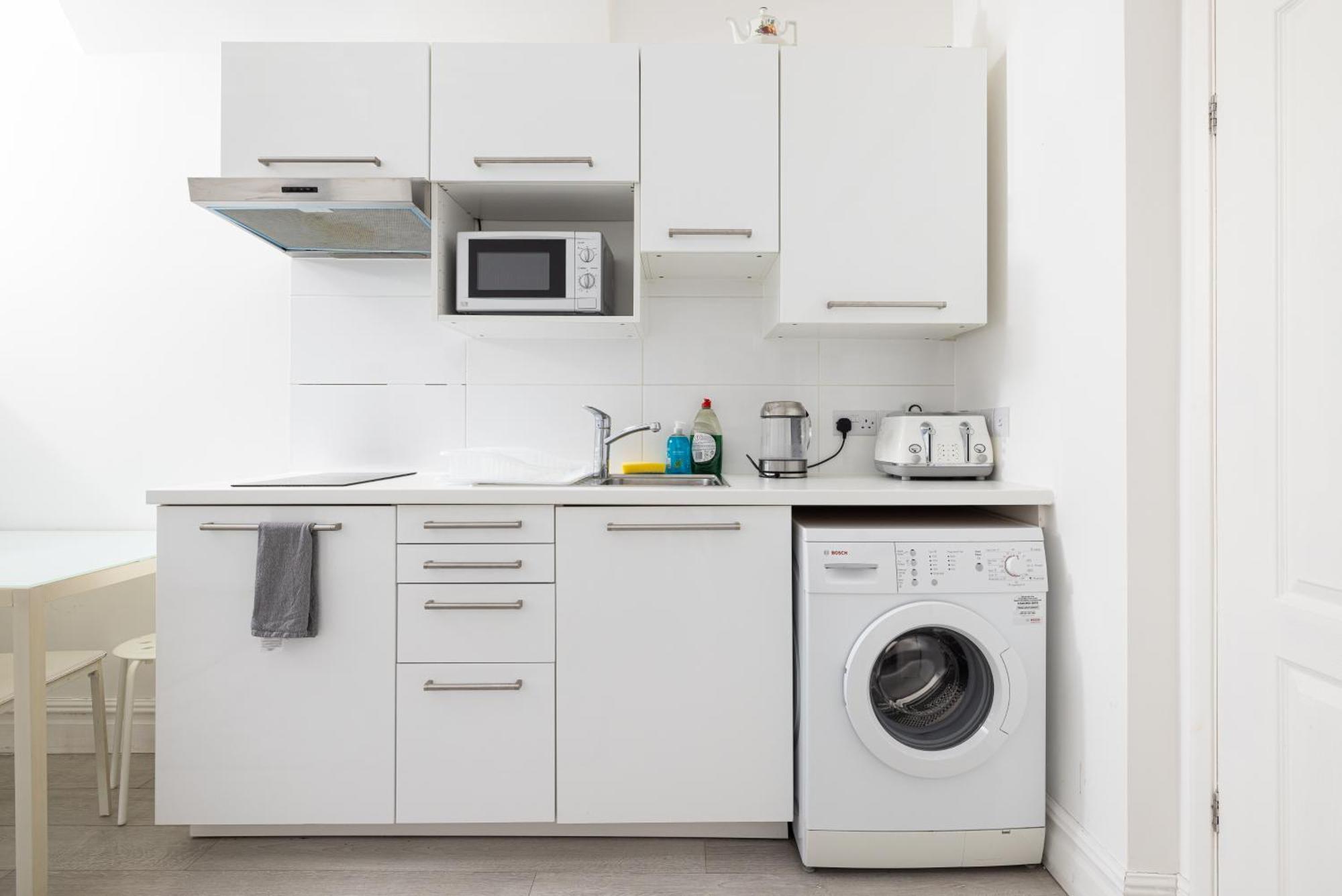 Bright Studio On Golders Green Road Лондон Екстериор снимка